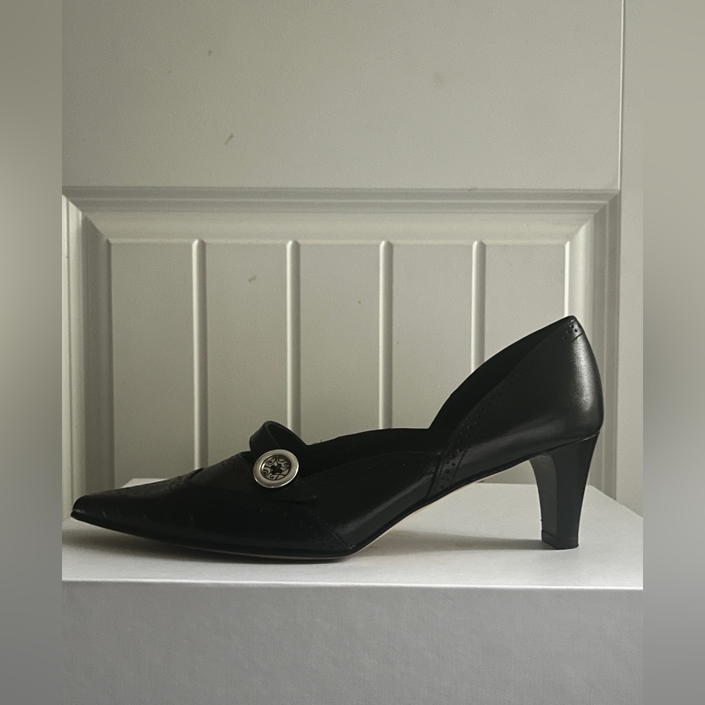 Brighton Heels- Trent style- pointed toe wing tip Like New Condition